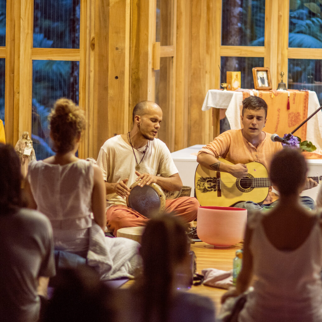 Kirtan con Manu Om